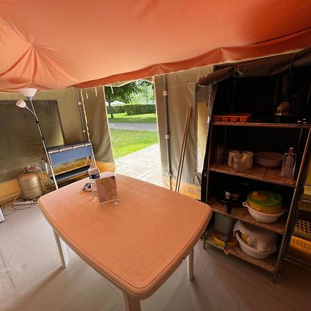 Camping De モンルイ・シュル・ロワール エクステリア 写真