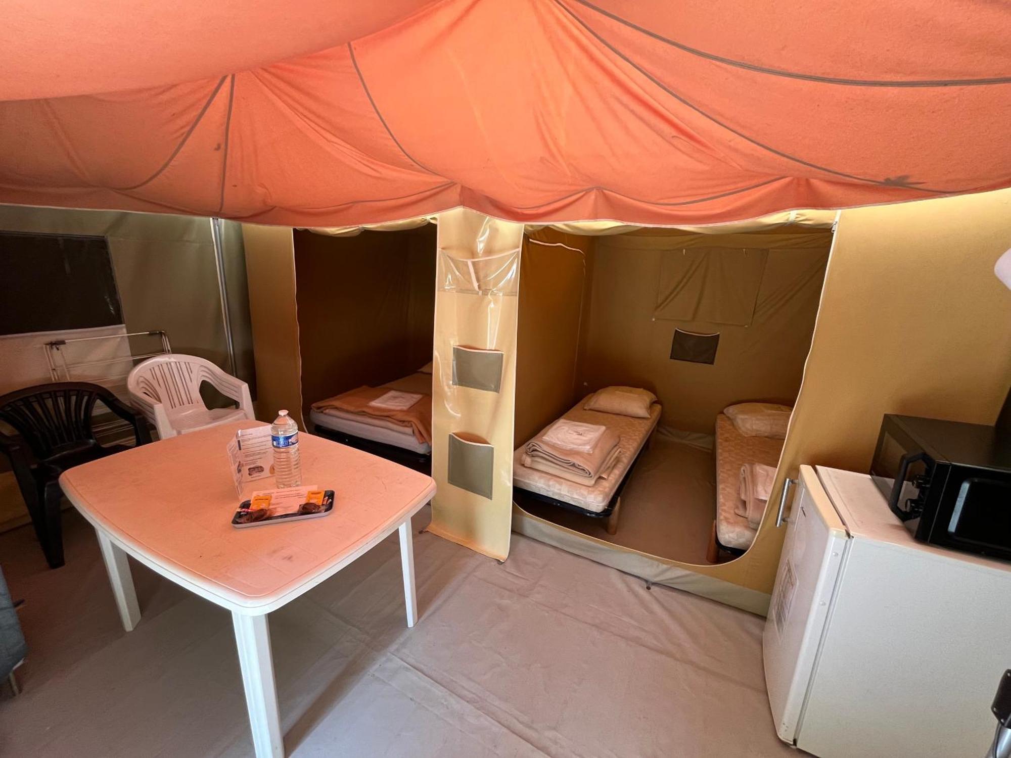 Camping De モンルイ・シュル・ロワール エクステリア 写真